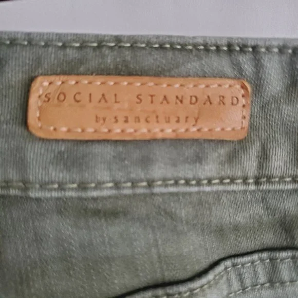 Sanctuary High Rise Camo Green Skinny Jeans Women Size 8/29 - Picture 6 of 7